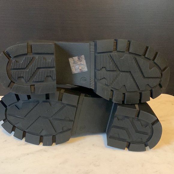 Tinstree Platform Patent Leather Loafers - Picture 10 of 11